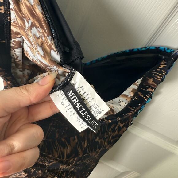 Miraclesuit Long Torso Avanti One Piece in Untamed 16 - Picture 6 of 7